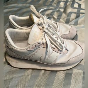 New Balance 237